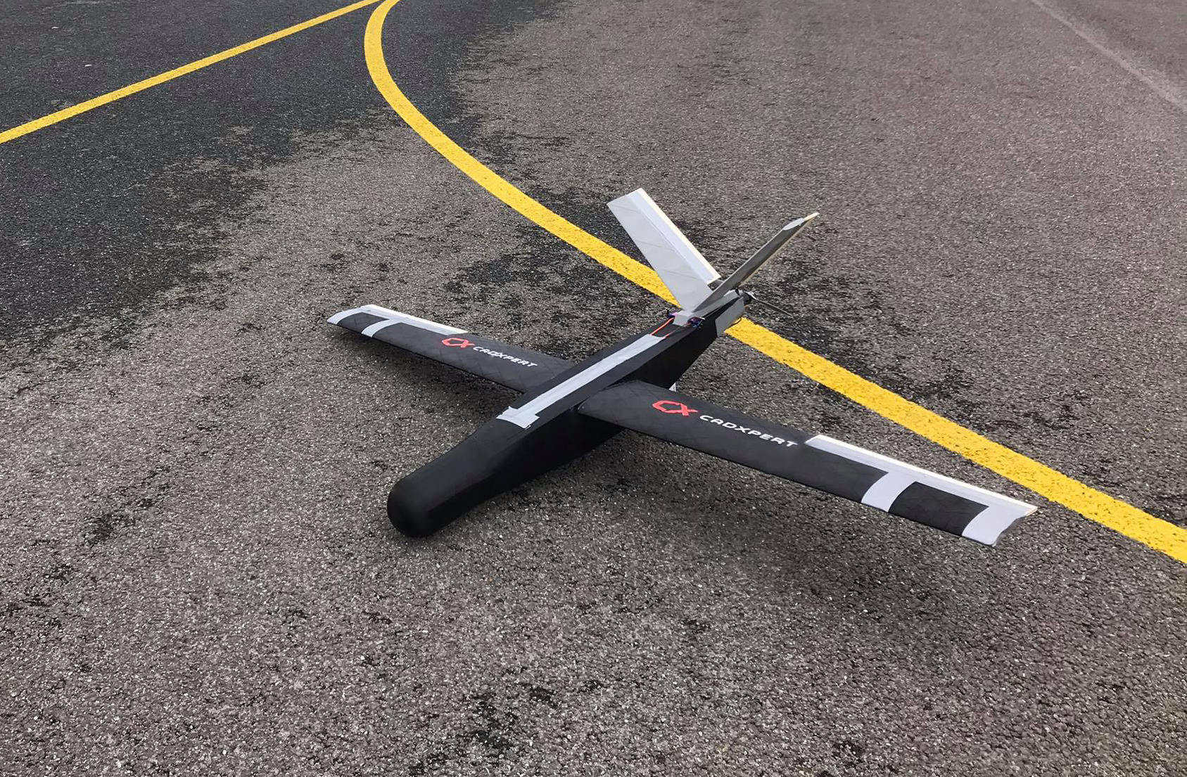 Wojskowy dron z drukarki 3D osiąga prędkość 110 km/h i pułap 500 m